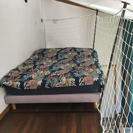 Petit Cosy Au Bord Du Ruisseau דירה